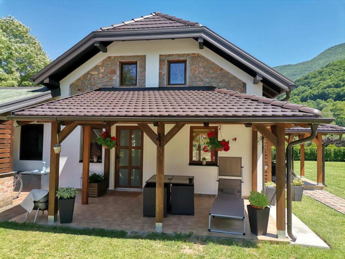 Apartmani Jovanovic เปรูชาซ ภายนอก รูปภาพ