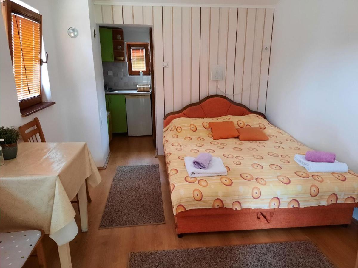 Apartmani Jovanovic เปรูชาซ ภายนอก รูปภาพ