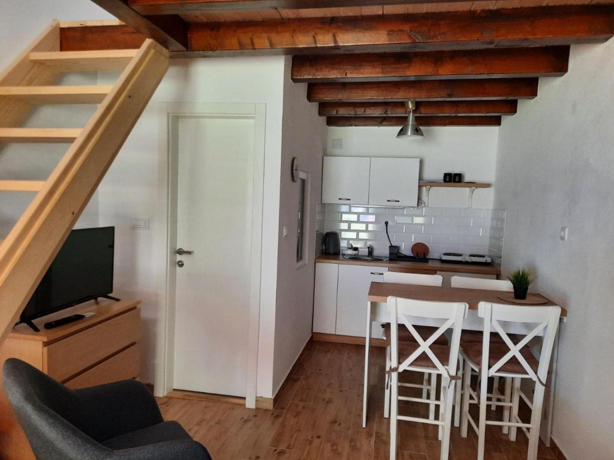 Apartmani Jovanovic เปรูชาซ ภายนอก รูปภาพ