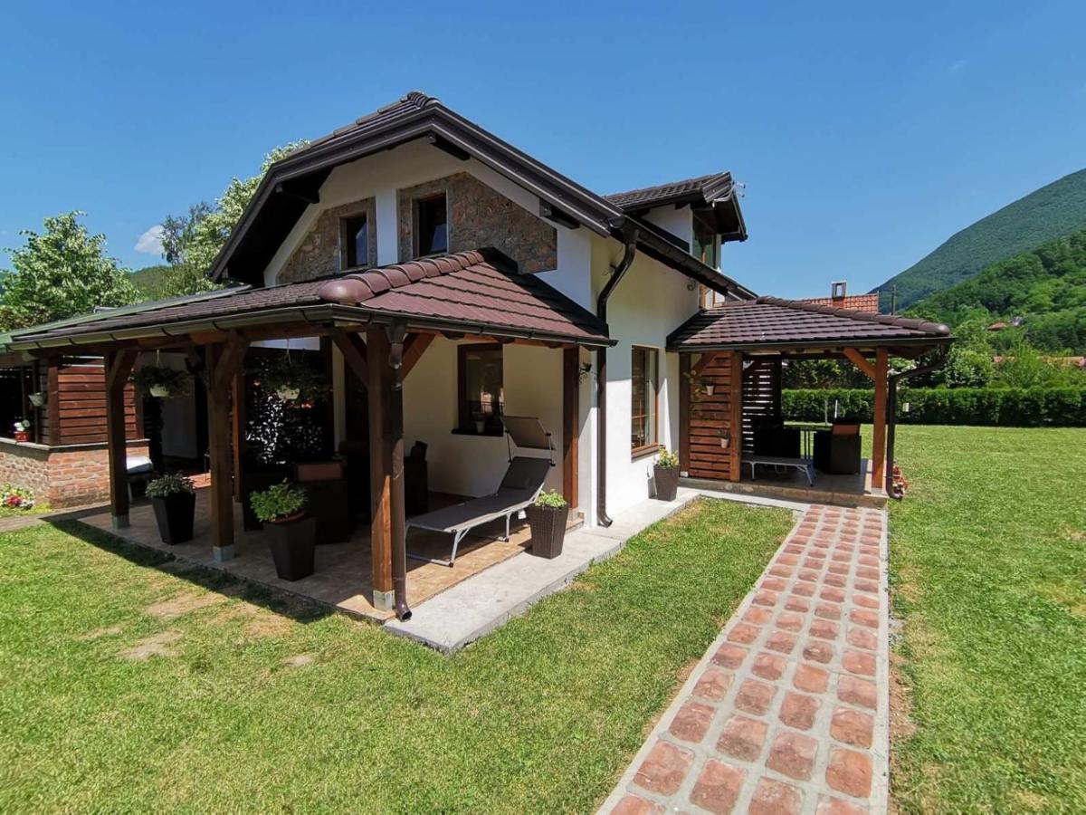 Apartmani Jovanovic เปรูชาซ ภายนอก รูปภาพ