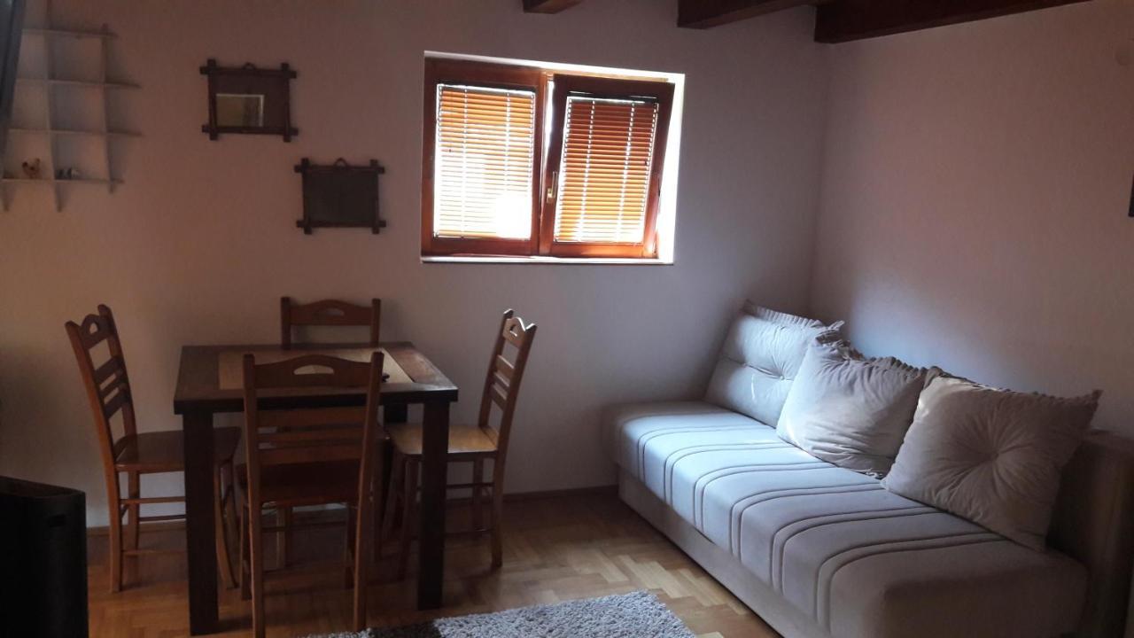 Apartmani Jovanovic เปรูชาซ ภายนอก รูปภาพ