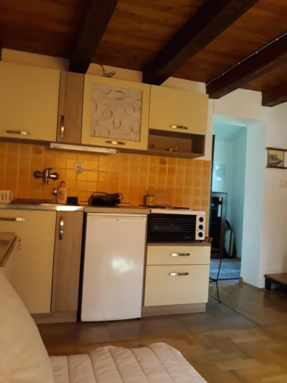 Apartmani Jovanovic เปรูชาซ ภายนอก รูปภาพ